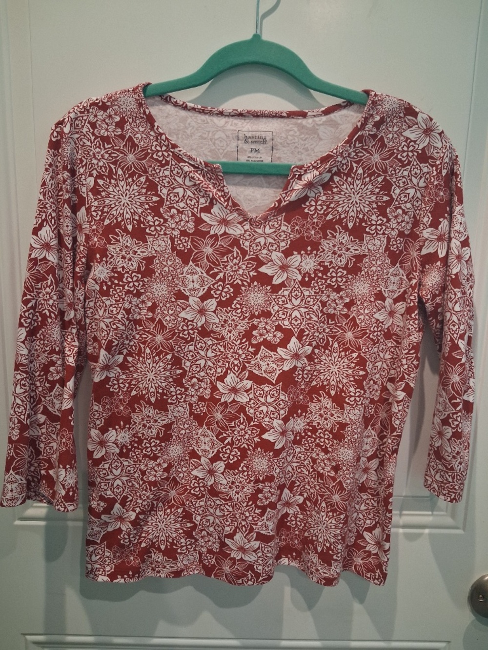 NWOT HASTING & SMITH PETITE MEDIUM COTTON KNIT TOP!